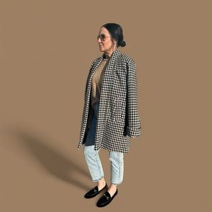 BEAUTIFUL VINTAGE Oversized International Scene Houndstooth Coat